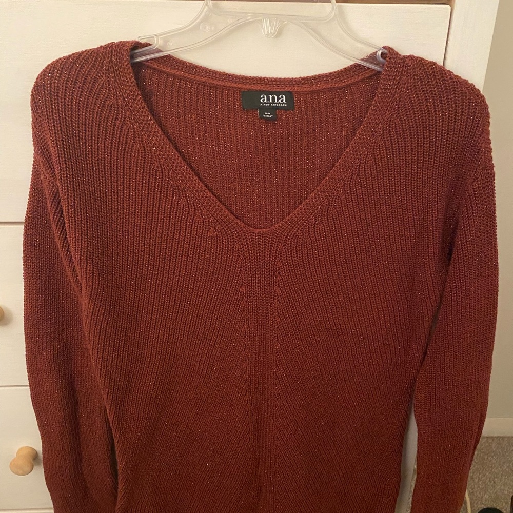 Ana V-kneck  Sweater size small